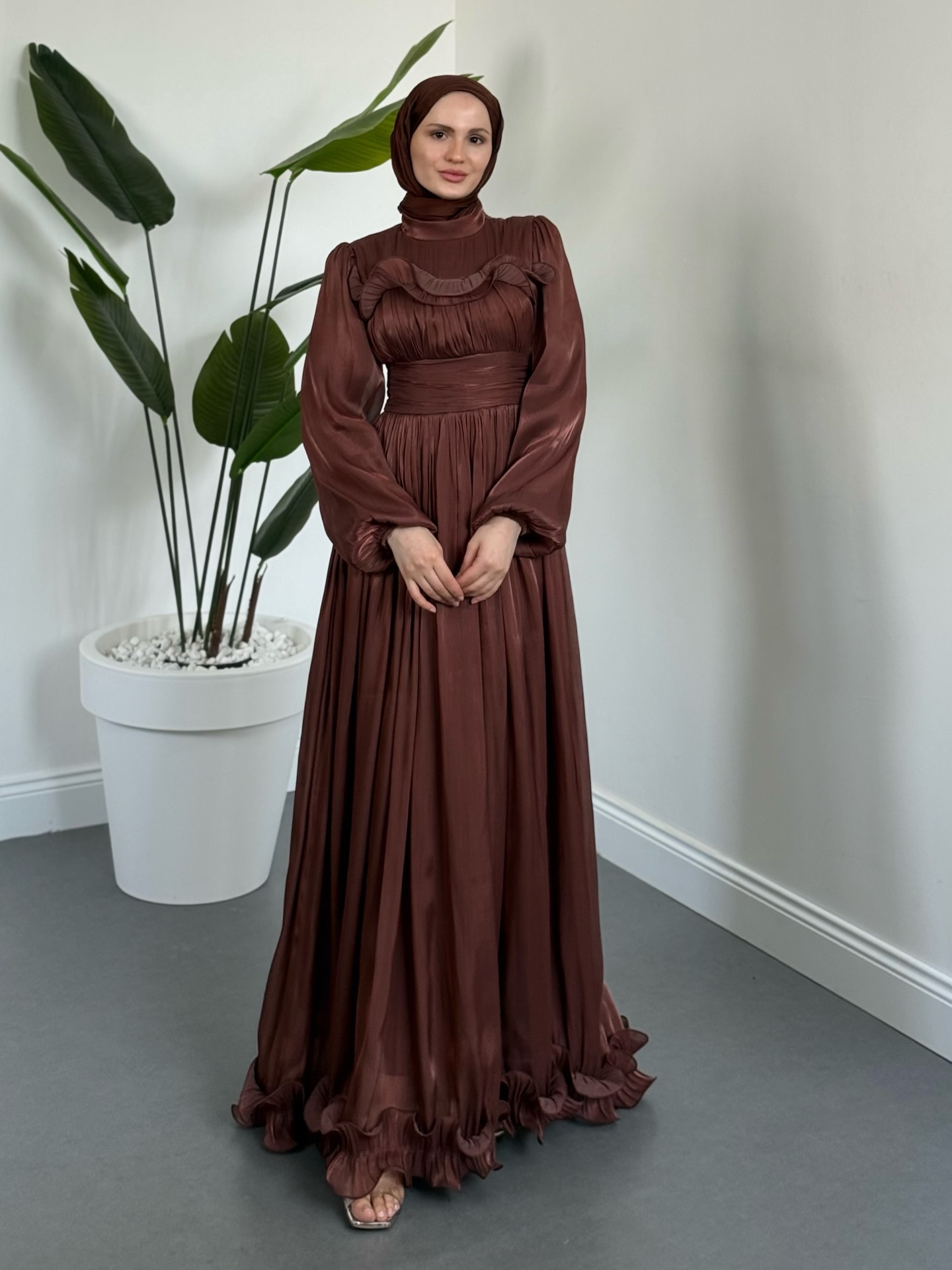 Maryam Altı Ve Göğüs Kısmı Fırfırlı Janjan Abiye Bakır